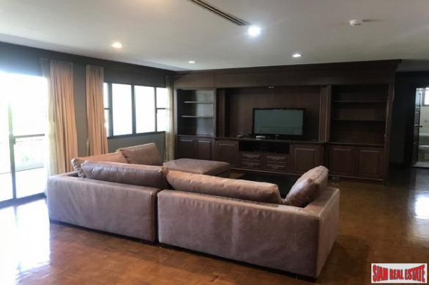 Large Three Bedroom Apartment for Rent only 570 m. from BTS Ekkamai-15