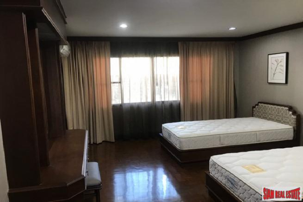 Large Three Bedroom Apartment for Rent only 570 m. from BTS Ekkamai-6