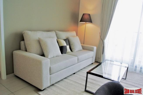 The Lofts Ekkamai | Cozy One Bedroom Condo on High Floor for Rent in Ekkamai-6