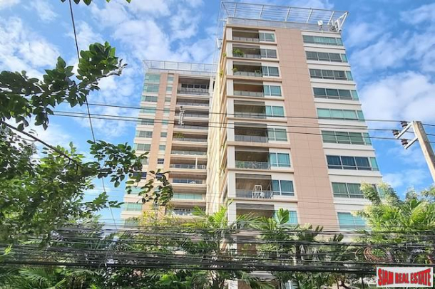 The Lofts Yennakart | Spacious and Well Appointed Two Bedroom Condo for Rent in Chong Nonsi-1
