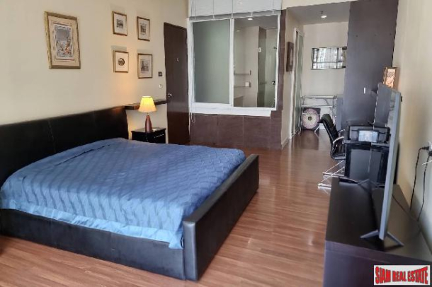 The Trendy Condo | Big and New renovated One Bedroom Condo for Rent only 3 Minutes to BTS Nana.-10