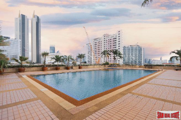 Baan Chaopraya Condominium | 2 Bed Quality Riverside Condo for Sale Close to Icon Siam and BTS-17