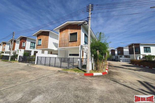 Mono Palai | Spacious Two Storey Three Bedroom Loft-Style House with Private Pool for Rent in Chalong-3