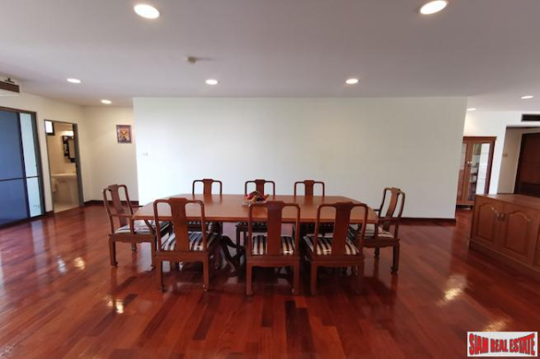 Spacious Three Bedroom Apartment for Rent with Two Balconies in Low Density Building - Phrom Phong-11