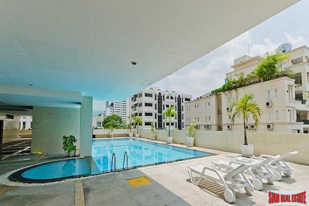 Baan Phrom Phong | Large Two Bedroom Condo for Sale with Unobstructed City Views-1
