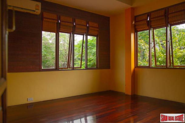 Thai Contemporary Style House For Sale at Inthamara Road, Din Daeng-15