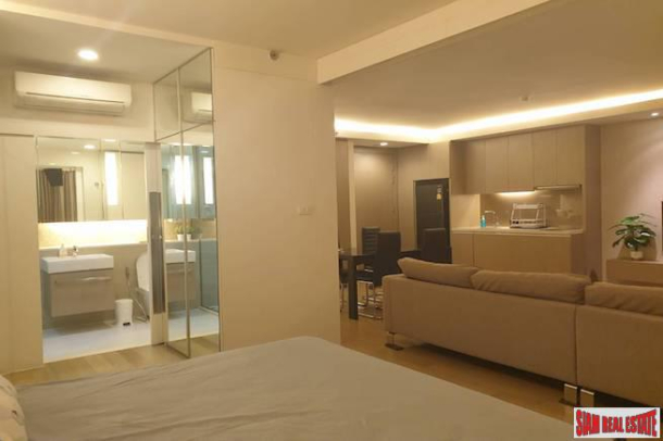 Mode Sukhumvit 61 | Big One Bedroom for Rent in a Low Rise Building Near BTS Ekkamai-15