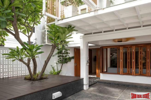 Bright & Sunny Five Bedroom Townhouse for Rent in Sukhumvit 63-2