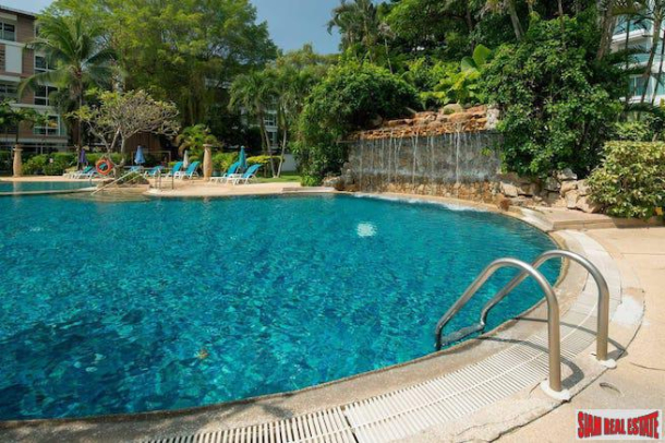 Spacious 65 sqm One Bedroom Condo + Sofa Bed, Fast WIFI, Pool & Gym for Sale in Patong-14