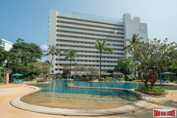 Spacious 65 SM One Bedroom Condo + Sofa Bed, Fast WIFI, Pool & Gym for Rent in Patong-4