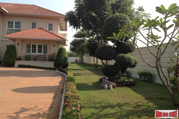 Kritsadanakorn 25 | Four Bedroom Golf Course Villa for Sale in the Thanont Golf View and Sports Club-7