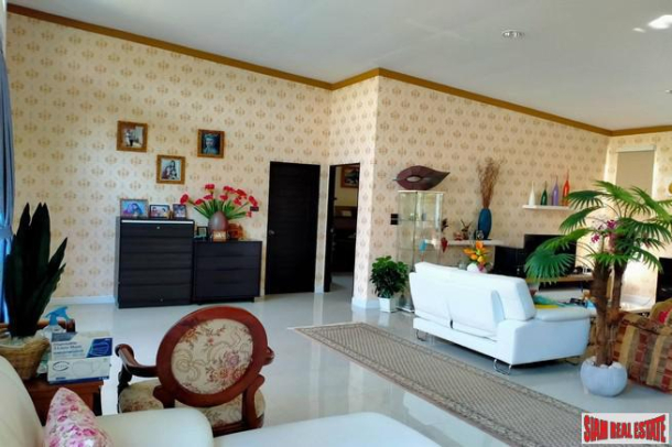 Large Three Bedroom House with Big Lush Garden for Sale in Doi Saket-20