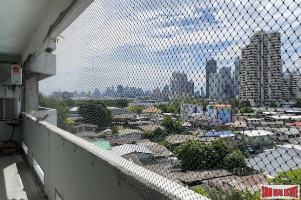 Baan Sukhumvit 36 | Two Bedroom with Unblocked Views for Sale in Thong Lo - Perfect for Renovation-12