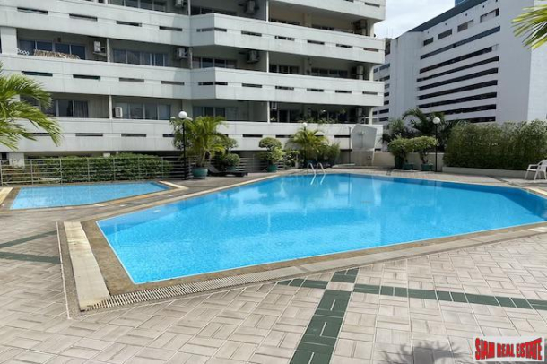 Baan Sukhumvit 36 | Two Bedroom with Unblocked Views for Sale in Thong Lo - Perfect for Renovation-27