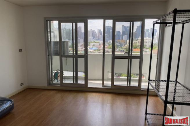 Baan Sukhumvit 36 | Two Bedroom with Unblocked Views for Sale in Thong Lo - Perfect for Renovation-3