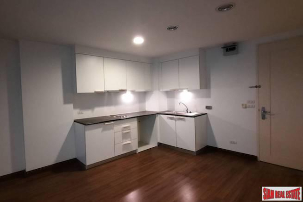 D65 | Comfortable Studio Condo in a Low Rise Building for Sale in Ekkamai-2