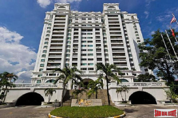 Royal Castle Pattanakarn Condominium | Large 3 Bed Condo for Sale on the 12th Floor with 270 Degree Views-24