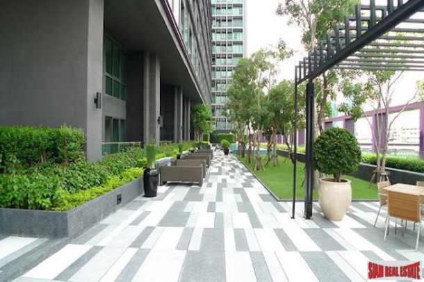 Noble Remix Sukhumvit 36 | Newly Renovated One Bedroom Condo for Sale in a Great Location - Building Connected to BTS Thong Lo-7