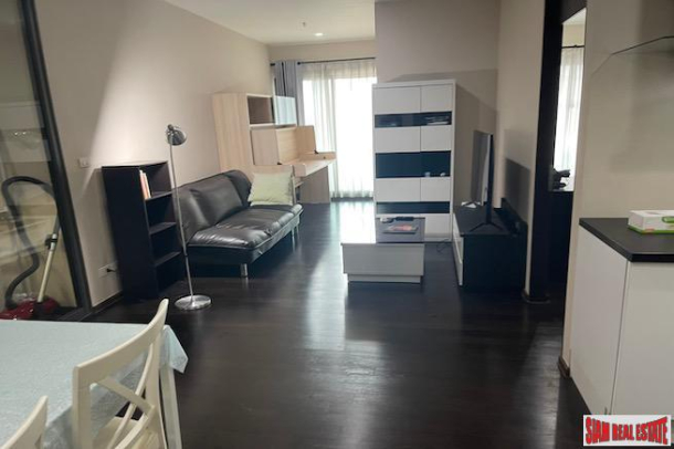 Noble Remix Sukhumvit 36 | Newly Renovated One Bedroom Condo for Sale in a Great Location - Building Connected to BTS Thong Lo-9