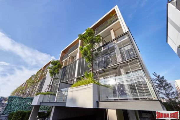 Luxury 5 Storey 560 Sqm Home Offices with Private Lift at New Rama 9-15
