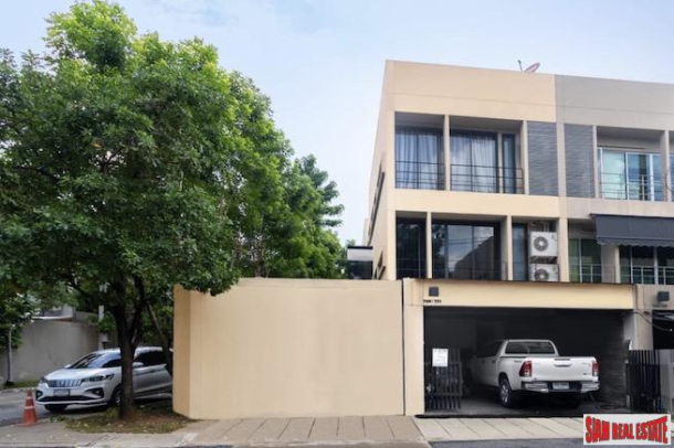 Noble Cube Pattanakarn | Newly Renovated Five Bedroom House with Private Swimming Pool  for Sale-6