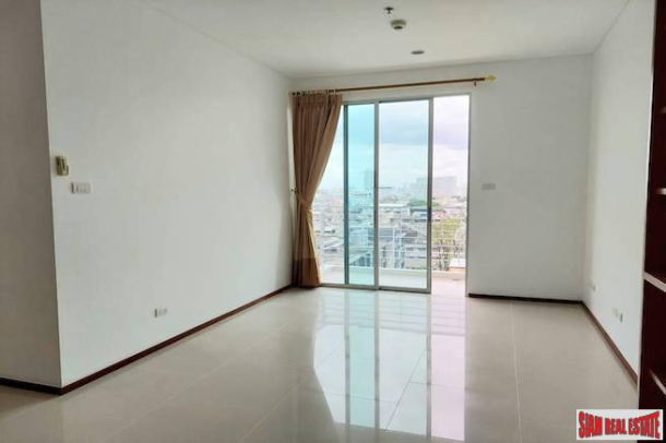 Villa Sathorn | Large One Bedroom Condo with Garden Views for Sale in Sathorn-9