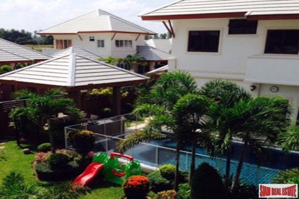 Baan Dusit Pattaya Park.| Spacious Two Storey, Three Bedroom House with Pool for Rent in Pattaya City-3