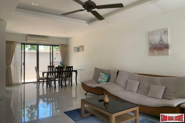 Laguna Park Townhouse | Three Bedroom, Three Storey Townhouse for Rent in an Tranquil Area of Laguna - Pet Friendly-2