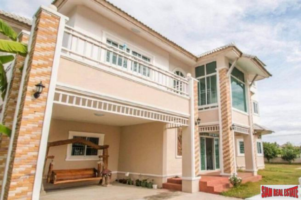 City Home Place 4 | Grand Spacious 4 Bedroom Home in Exclusive Villa Estate at San Kamphaeng, Chiang Mai-17