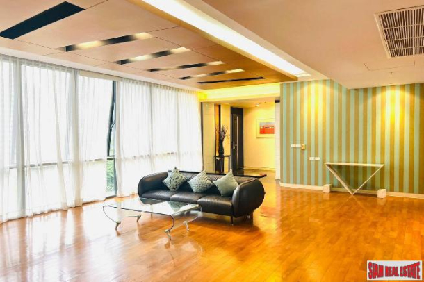 Domus Condominium | Ultra Luxury 4 + 1 Unit Partly Furnished with Green Views at Sukhumvit 18, Asoke-2