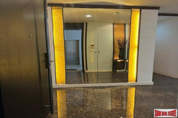 Domus Condominium | Ultra Luxury 4 + 1 Unit Partly Furnished with Green Views at Sukhumvit 18, Asoke-21
