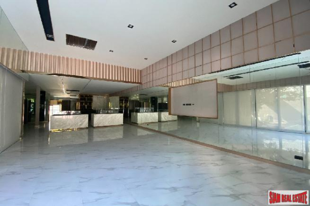 REN Sukhumvit 39 | Stunning Modern Commercial Space for Rent in PhromPhong-1