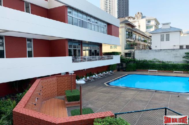 Taiping Tower | Large Renovated 4 Bed Condo on the 22nd Floor with Excellent Facilities including Tennis Courts at Sukhumvit 63, Ekkamai-27