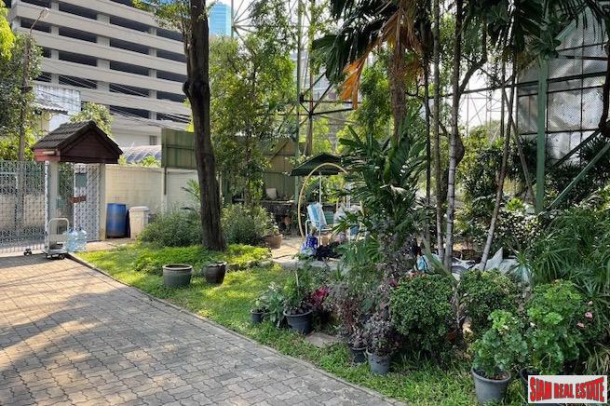 Land with 8 Rai Golf Driving Range + Three Bedroom House for Sale in Chatuchak-12
