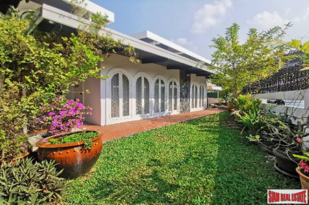 Standalone Pet Friendly 5 Bed 5 Bath House For Rent In Residential Neighborhood in Phra Khanong Area Of Bangkok-1