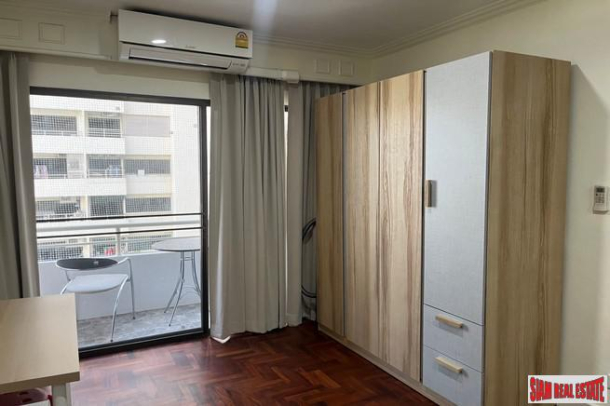 Saranjai Mansion | Newly Renovated Large 1 Bed Condo for Rent with City Views on the 15th Floor, Sukhumvit Soi 6-24