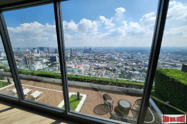 C Ekkamai Condominium | 2 Bedrooms and 2 Bathrooms Corner Unit With Spectacular City Views in the Ekkamai Area of Vibrant Bangkok-17