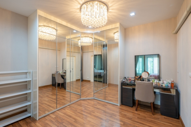 Vararom Premium | Luxurious 4-Bedroom, 5-Bathroom Dream Home for Sale-6