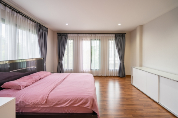 Vararom Premium | Luxurious 4-Bedroom, 5-Bathroom Dream Home for Sale-9