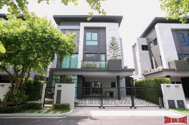 Immaculate Modern 3 Bed 4 Bath House For Rent In Secure Compound In Bangkok Just Minutes From Expressway-1