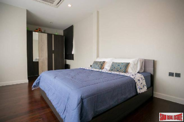 Large 3 bed 3 Bath Condo With Enormous Patio Balcony For Sale In Secure Building In Ekkamai Area Of Bangkok-24