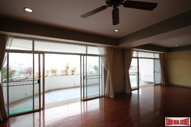 Large 3 bed 3 Bath Condo With Enormous Patio Balcony For Sale In Secure Building In Ekkamai Area Of Bangkok-3