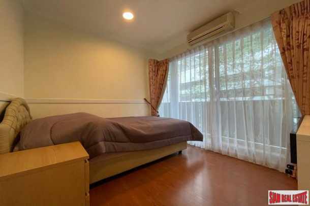 Lumpini Suite | 3 Bed Condo on the 4th Floor in this Low-Rise Condo in an Excellent Location at Sukhumvit 41-12