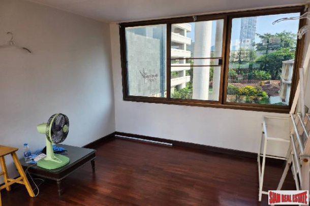 Townhome in Phrom Phong | 3 Bedrooms and 4 Bathrooms for Sale in Phrom Phong Area of Bangkok.-29
