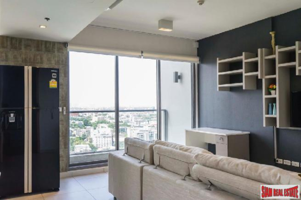 The Lofts Ekkamai | 2 Bedrooms and 2 Bathrooms for Sale in Phrom Phong Area of Bangkok-3