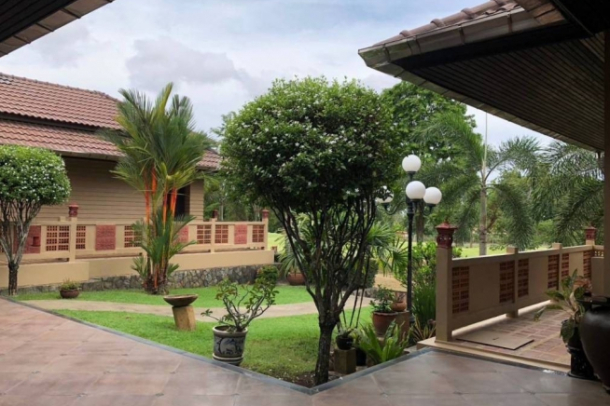 Phoenix Golf Course Pattaya | Deluxe Single Storey 3 Bed Golf Course View Villa at East Pattaya-8