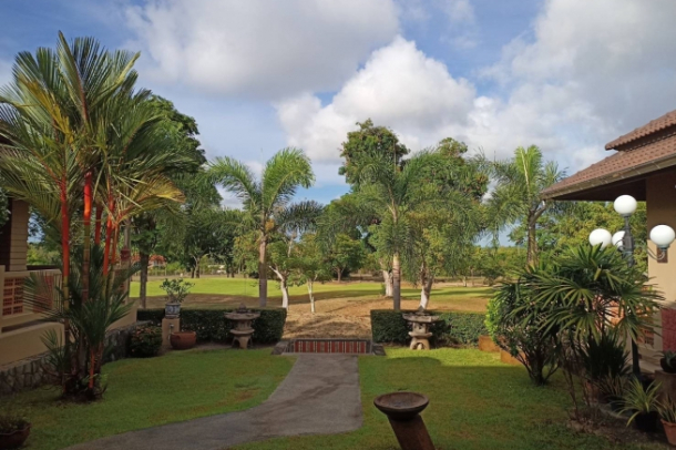 Phoenix Golf Course Pattaya | Deluxe Single Storey 3 Bed Golf Course View Villa at East Pattaya-9