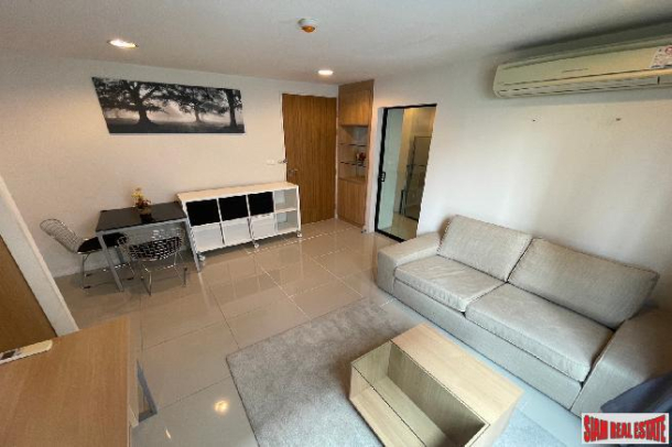 Zenith Place Sukhumvit 42 | Modern Condo with Bright Living Space, 1 Bedroom, and Prime Ekamai Location-2