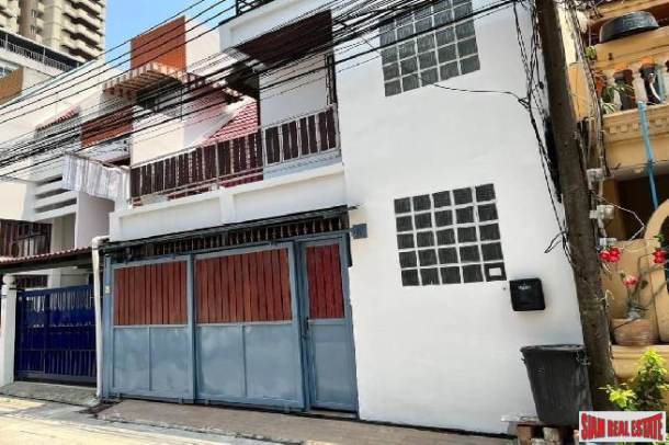 Townhome in Phrom Phong | Spacious 5-Bedroom 5-Bathroom Townhome For Rent In Popular Bangkok Neighborhood-13