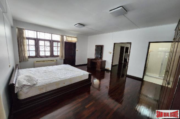 Townhome in Asoke | A 320 sqm. Prime Living Opportunity with 3 Bedrooms and 4 Bathrooms For Rent In Bangkok-17